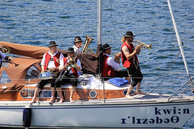 艳表现并不 艳表现并不